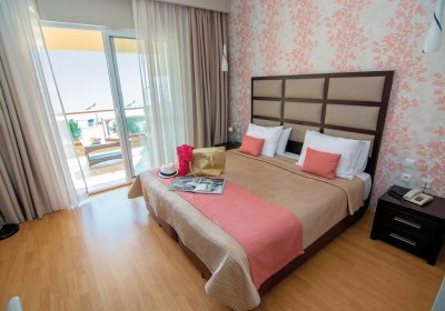 Blue Bay Hotel in Afitos