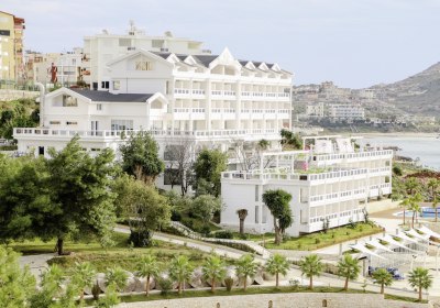 Santa Quaranta Premium Resort in Saranda