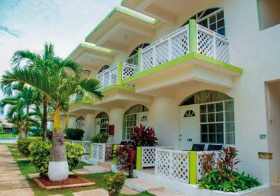 Fun Holiday Beach Resort in Negril