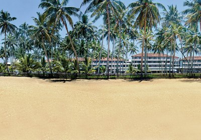 The Blue Water Hotel in Wadduwa