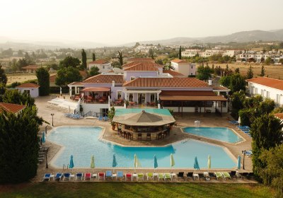 Akamanthea Holiday Village in Latsi