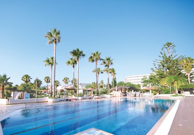 Atlantis Hotel in Lambi