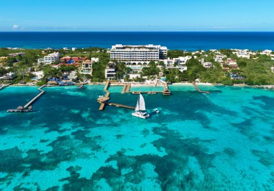 Impression Isla Mujeres by Secrets in Isla Mujeres