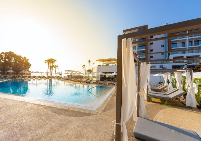 Leonardo Crystal Cove Hotel and Spa by the Sea in Paralimni