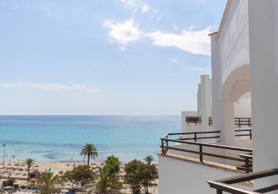 R2 Cala Millor Beach Apartments in Cala Millor