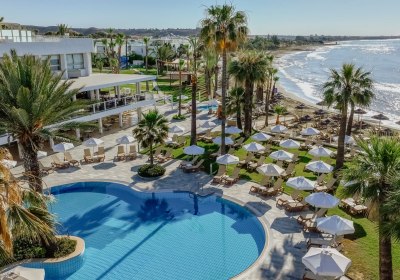 The Golden Bay Beach Hotel in Larnaca