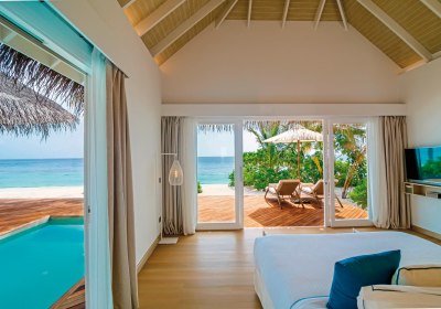 Deluxe Beach Suite with Pool