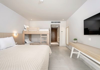 Wohnbeispiel Familienzimmer Etagenbett Gartenblick