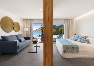 Wohnbeispiel Pool Suite Mediterr&agrave;nia frontaler Meerblick