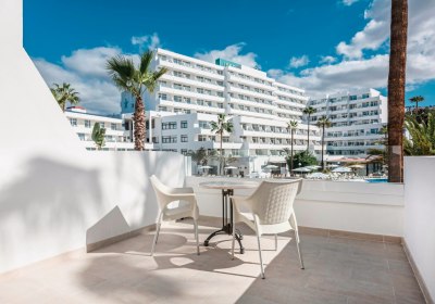 Wohnbeispiel Familienzimmer Poolblick