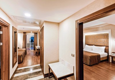 Wohnbeispiel Familienzimmer Deluxe Pool