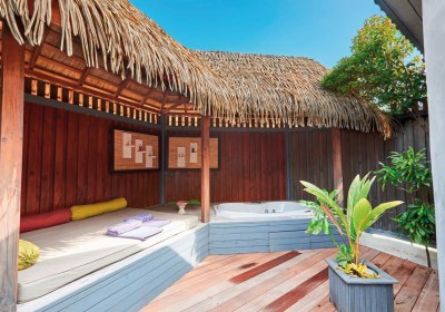 Wohnbeispiel Jacuzzi Beach Villa