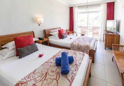 Le Peninsula Bay Beach Resort & Spa