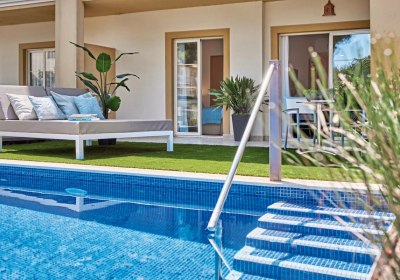 Wohnbeispiel Suite 1 Schlafzimmer mit privatem Pool