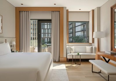 Wohnbeispiel Rising Light Guestroom with Resort View