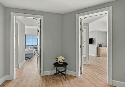 Wohnbeispiel Interconnecting Family with SeaPool View