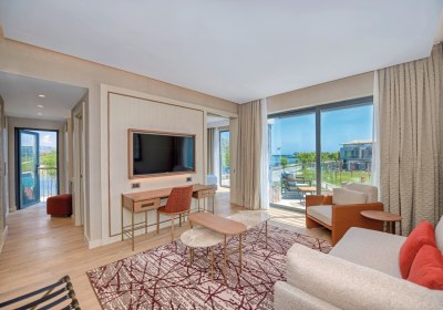 Wohnbeispiel Lake House Swim Up &uuml;ber Treppen