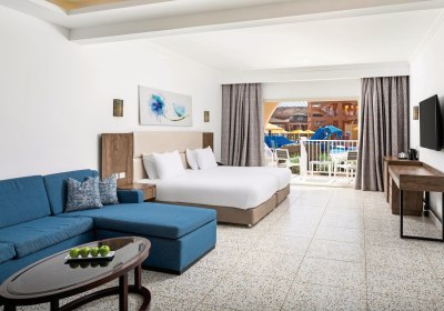 Wohnbeispiel Familienzimmer Deluxe Poolblick