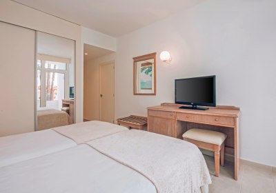 Wohnbeispiel Doppelzimmer Poolblick Premium Terrasse