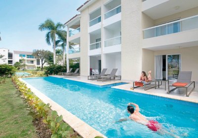 Beispiel Terrasse Club Essentia Swim out