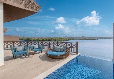 Wohnbeispiel Over Water Pool Villa