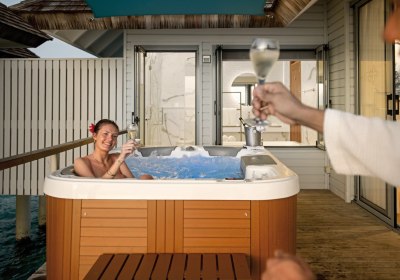 Wohnbeispiel Sunset Over Water Villa with Hot Tub