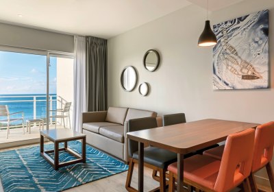 Wohnbeispiel Ocean View King/Two Queen Beds