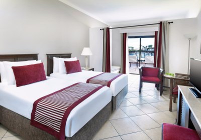 Wohnbeispiel Familienzimmer Superior Poolblick