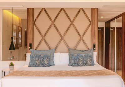 Wohnbeispiel Juniorsuite Swim-Up Poolblick