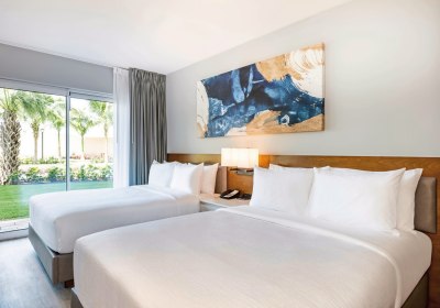 Wohnbeispiel Pool and Patio Two Queen Beds