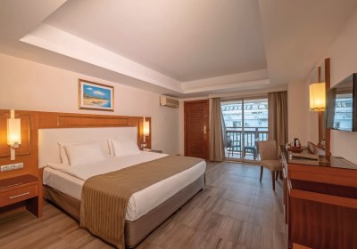 Wohnbeispiel Familienzimmer Poolblick