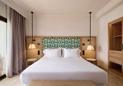 Wohnbeispiel Doppelzimmer Deluxe seitl. Meerblick 1 King Bed