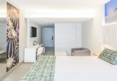 FERGUS Cactus Garden