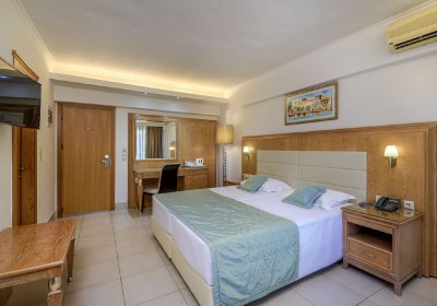 Natura Village Hotel & Spa