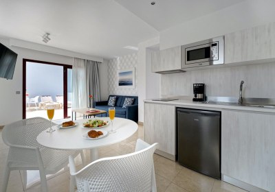 Broncemar Beach Suites Hotel