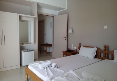 Three Stars Beach Hotel