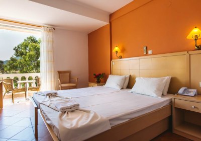 Three Stars Beach Hotel