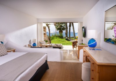 Coral Beach Hotel & Resort