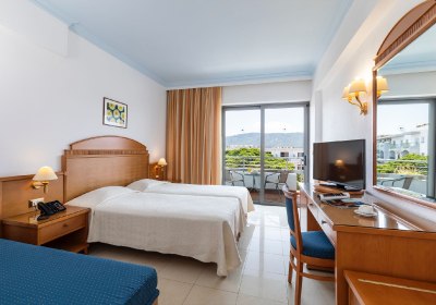 Blue Horizon Palm Beach & Bungalows Hotel