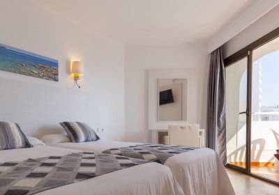 R2 Veronica Beach Hotel