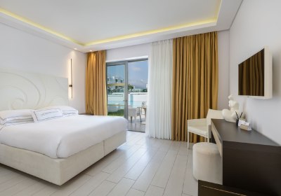 Diamond Deluxe Hotel