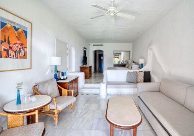 Coral Beach Hotel & Resort