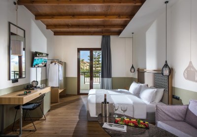 Petousis Hotel & Suites