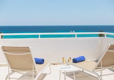 R2 Veronica Beach Hotel