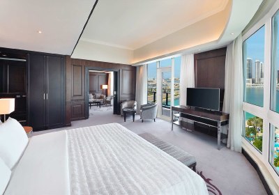 Le Meridien Mina Seyahi Beach Resort & Waterpark