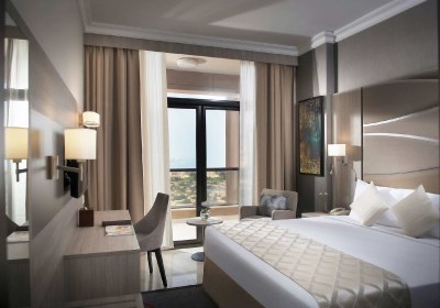 Two Seasons Hotel & Apartments