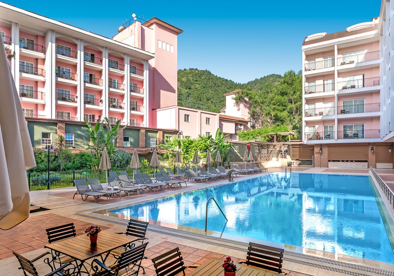 Beispiel: Hotel Außenpool