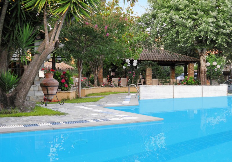 Beispiel: Hotel Außenpool