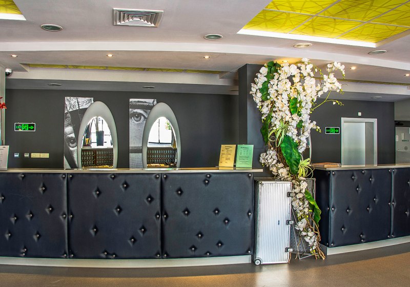 Ausstattung & Service