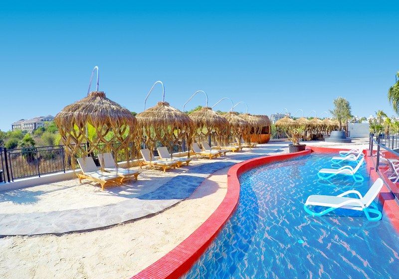 Beispiel: Hotel Außenpool